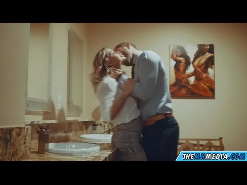 ❤️ Ketika seorang pirang berdada menggoda Anda di toilet umum ❤️ Porno di id.bassaniluigi.ru ️